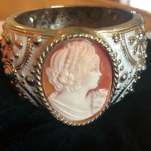 New AMEDEO Cameo bracelet